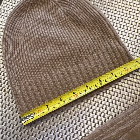 Amour Vert Set 100% Cashmere Colby Hat & Jolie Scarf Cafe Au Lait - Picture 5 of 10